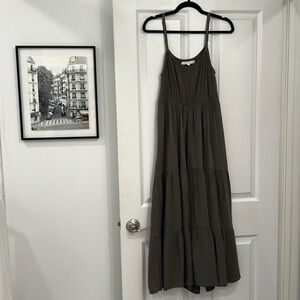 Xirena flowy olive green sundress in size small!